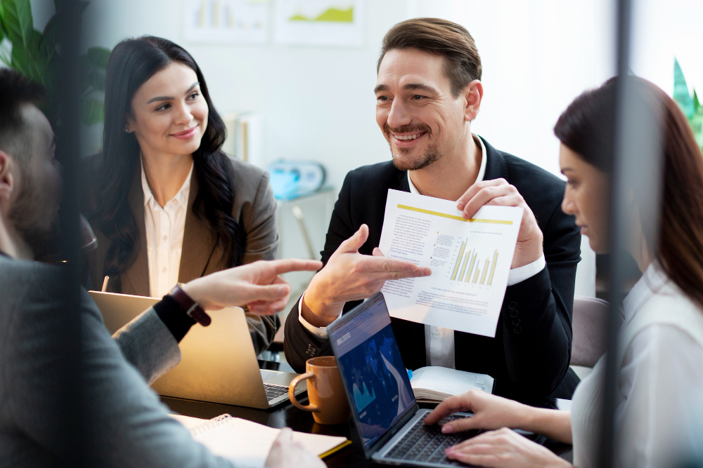 Quais são as melhores práticas para feedbacks no ambiente de trabalho? 4 fechar as pessoas que trabalham em equipe